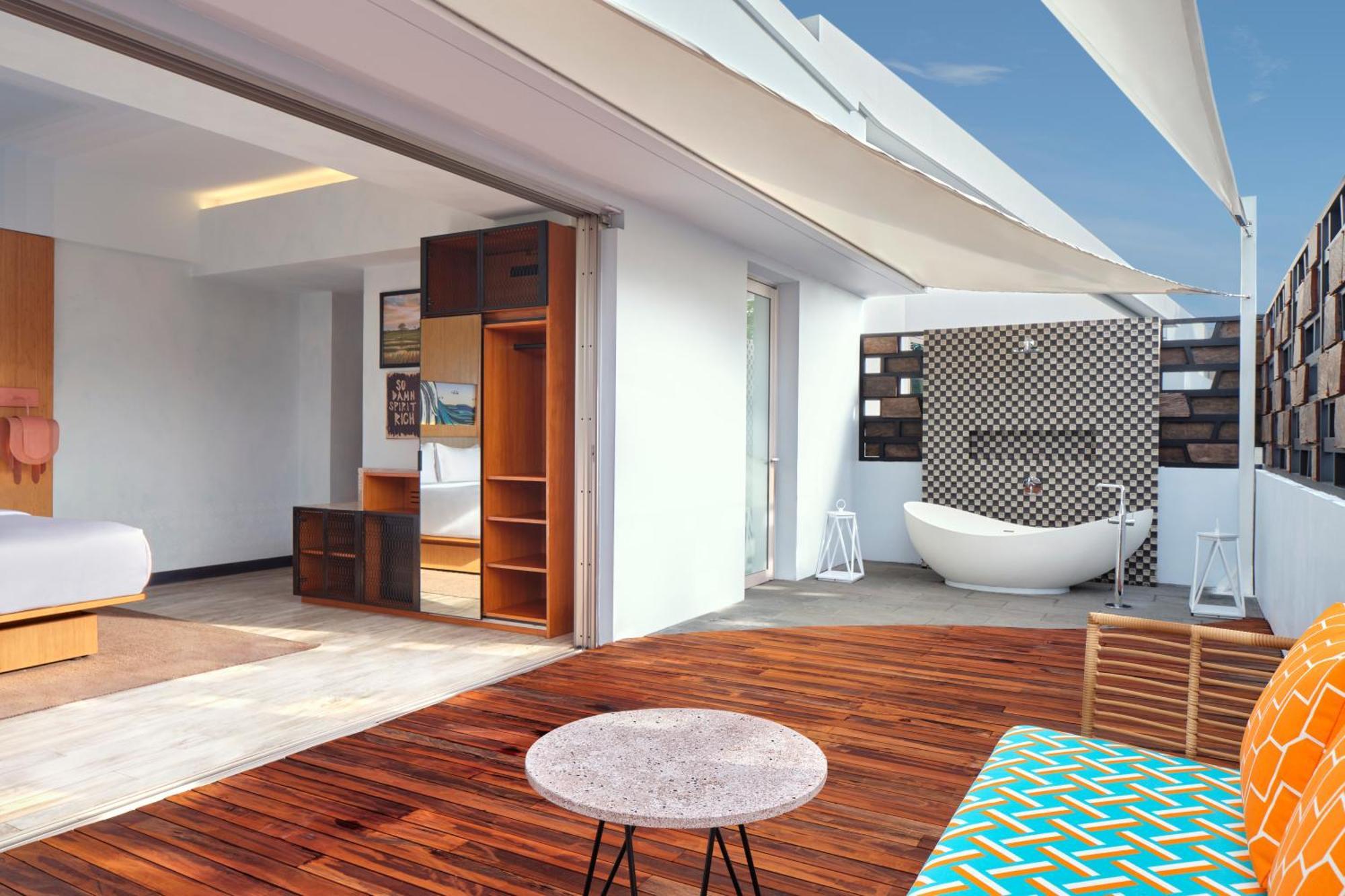 Hotel Aloft Bali Seminyak Esterno foto