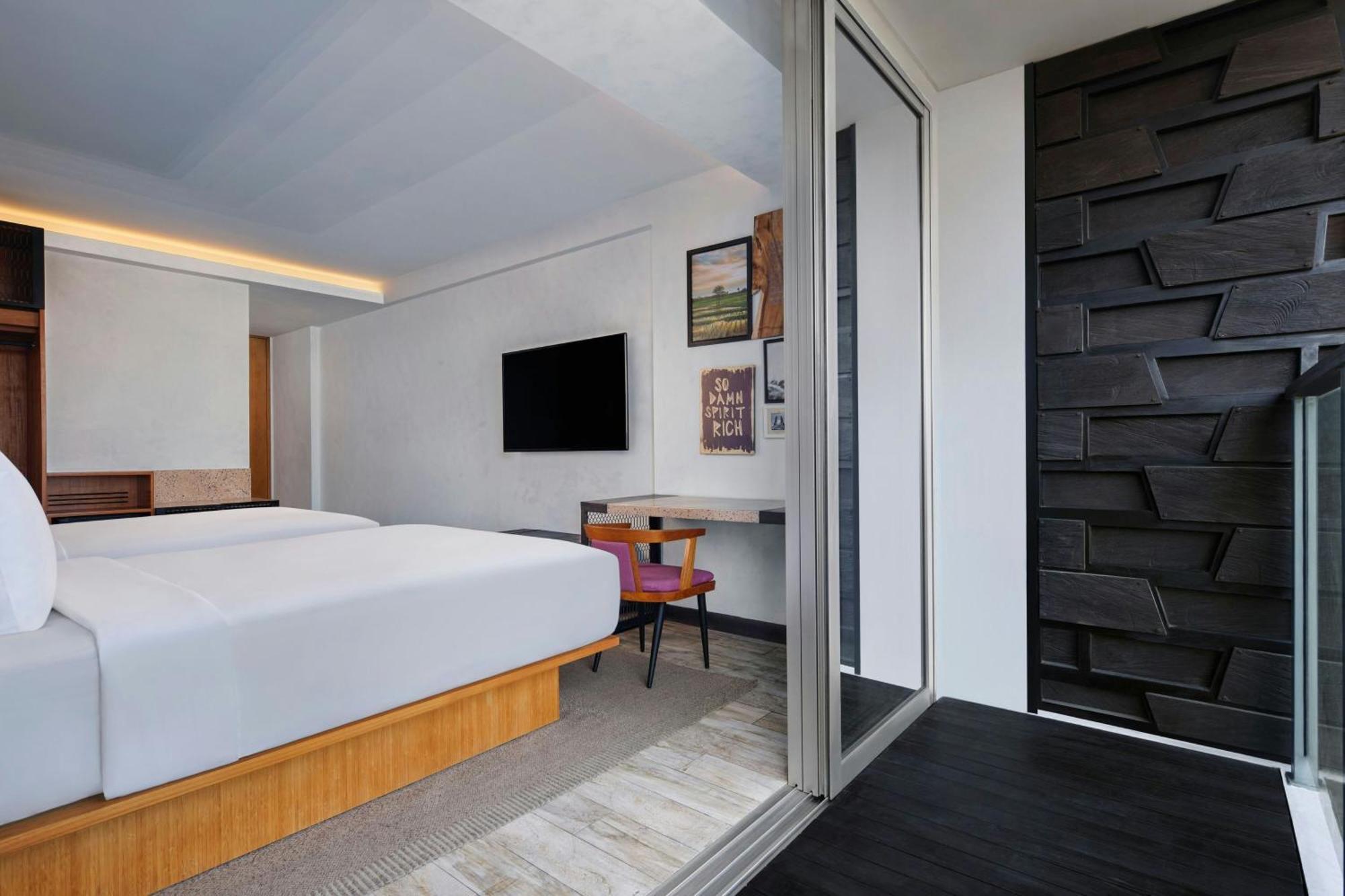 Hotel Aloft Bali Seminyak Esterno foto