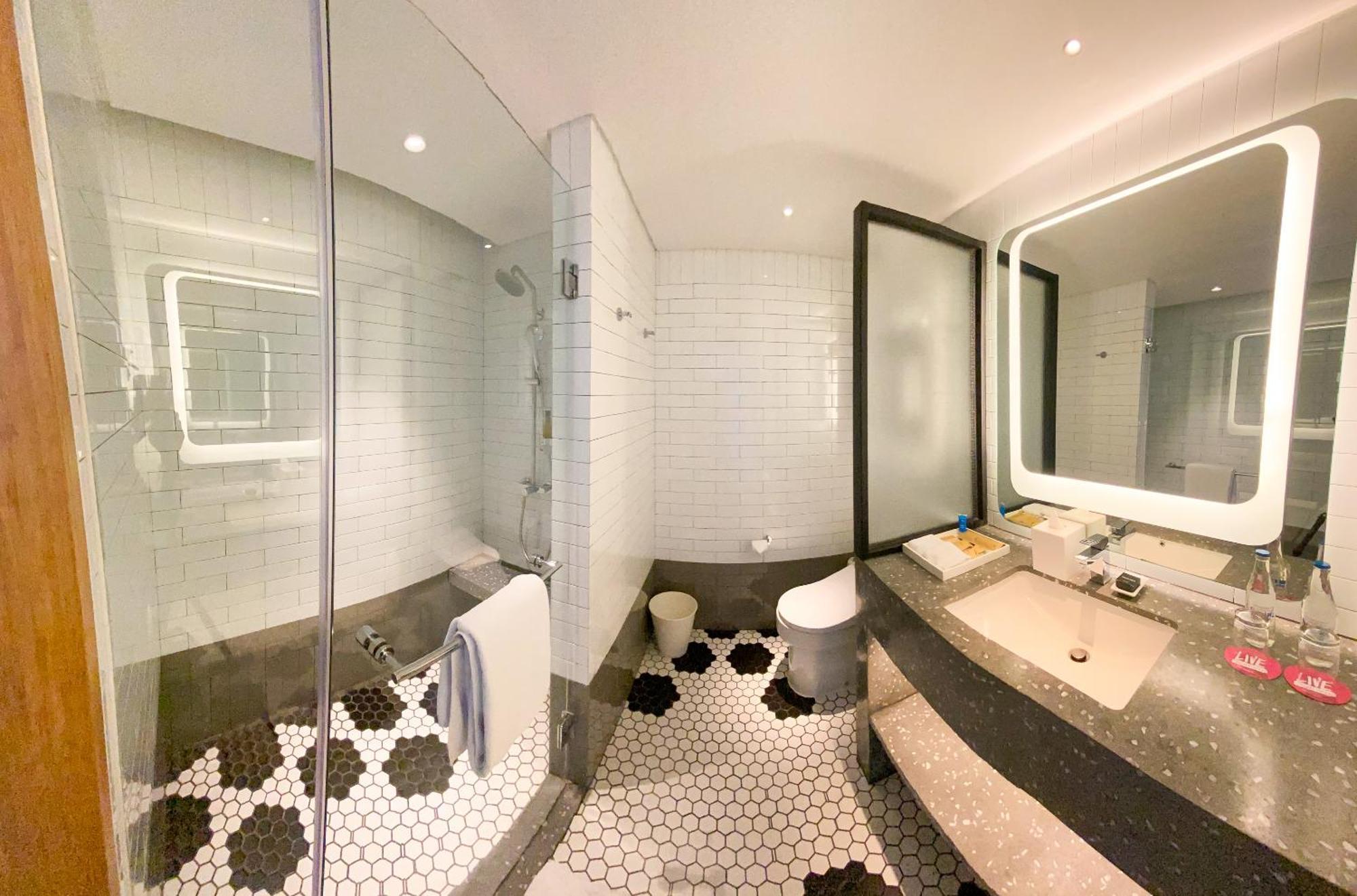 Hotel Aloft Bali Seminyak Esterno foto